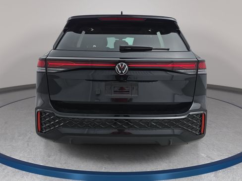 New 2026 Volkswagen Tiguan SE R-Line FWD image 6