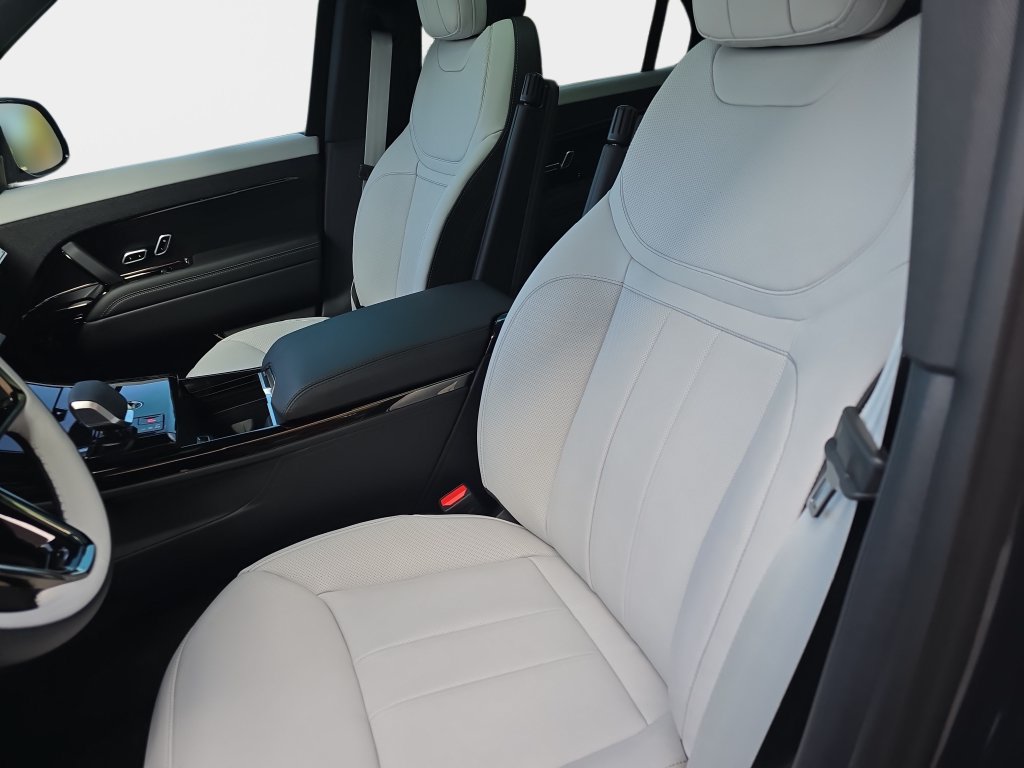 New 2027 Land Rover Range Rover Sport Battersea AWD/4WD image 12
