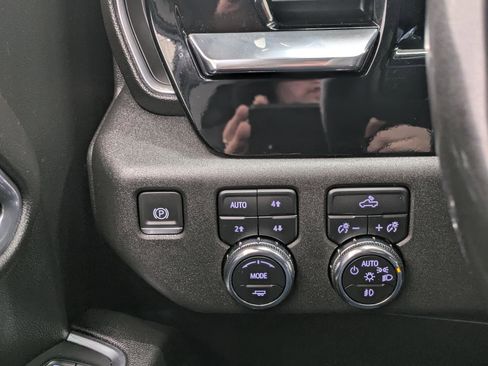 Used 2023 GMC Sierra 1500 Elevation w/ X31 Off-Road Package image 9