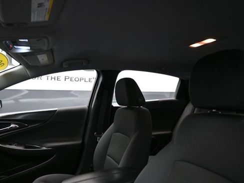 Used 2017 Chevrolet Malibu LT FWD image 12