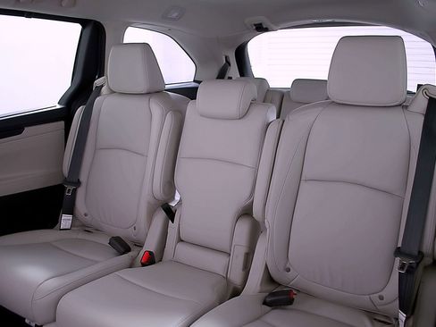 Certified 2026 Honda Odyssey EX-L image 17