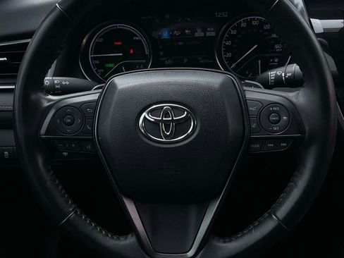 Used 2022 Toyota Camry XSE w/ Cold Weather Package FWD image 13