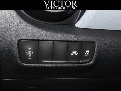 Used 2020 Hyundai Kona SE image 17