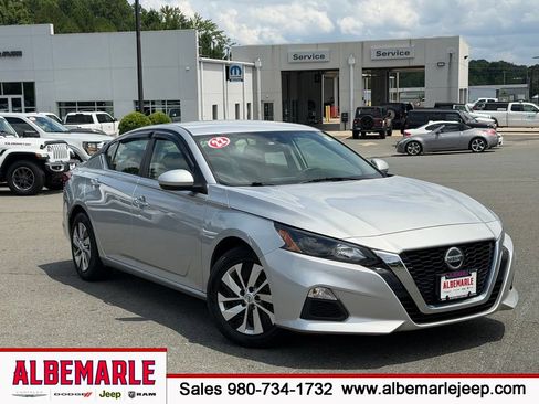Used 2022 Nissan Altima 2.5 S FWD image 1