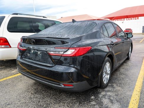 Used 2025 Toyota Camry LE w/ Convenience Package FWD image 8