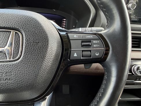 Used 2023 Honda Pilot Elite image 18