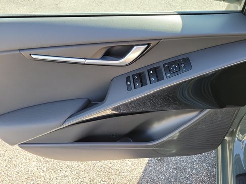 Certified 2025 Kia Niro EX FWD image 19