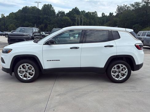 Used 2025 Jeep Compass Sport AWD/4WD image 2