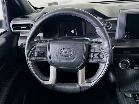 Used 2025 Toyota 4Runner SR5 image 18