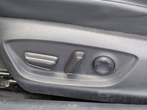 Used 2021 Toyota Camry SE FWD image 19