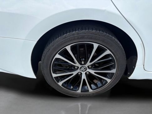 Used 2018 Toyota Camry SE FWD image 33