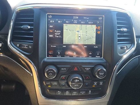 Used 2018 Jeep Grand Cherokee Trailhawk AWD/4WD image 14
