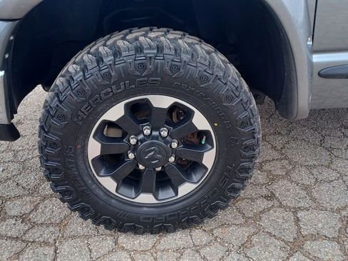 Used 2009 Dodge Ram 2500 Truck SXT image 4