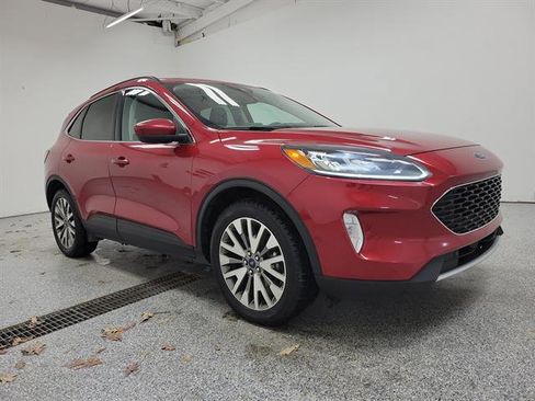 Used 2021 Ford Escape Titanium image 2