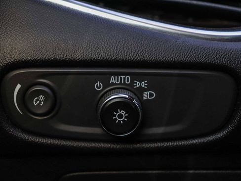 Used 2017 Chevrolet Malibu Hybrid image 18