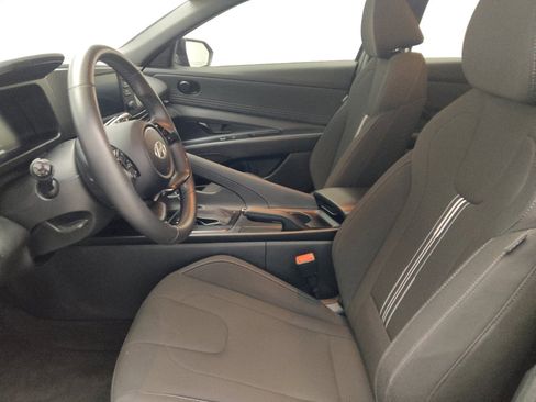 Used 2025 Hyundai Elantra Sport image 17