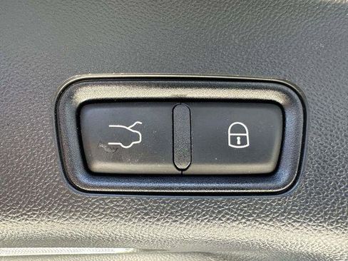 Used 2023 Maserati Grecale GT AWD/4WD image 12