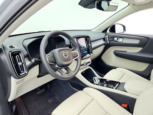 New 2026 Volvo XC40 B5 Ultra w/ Climate Package image 16