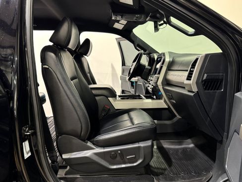 Used 2022 Ford F350 Lariat w/ Black Appearance Package image 14