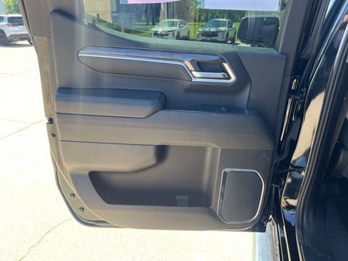 Used 2022 Chevrolet Silverado 1500 LTZ w/ Technology Package AWD/4WD image 26