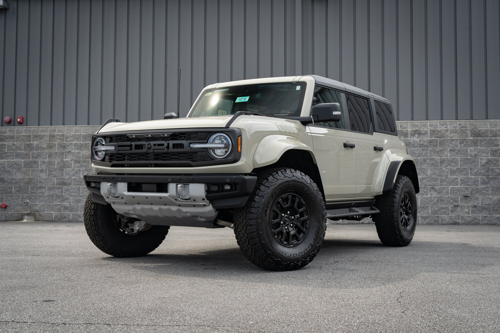 New 2026 Ford Bronco Raptor w/ Interior Carbon Fiber Pack AWD/4WD image 2