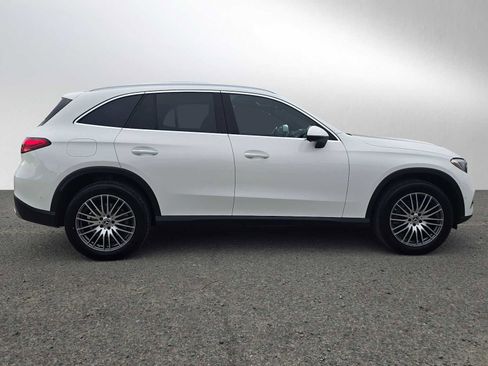 Used 2025 Mercedes-Benz GLC 300 GLC 300 image 2
