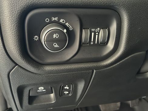 Used 2023 RAM 1500 Laramie AWD/4WD image 12