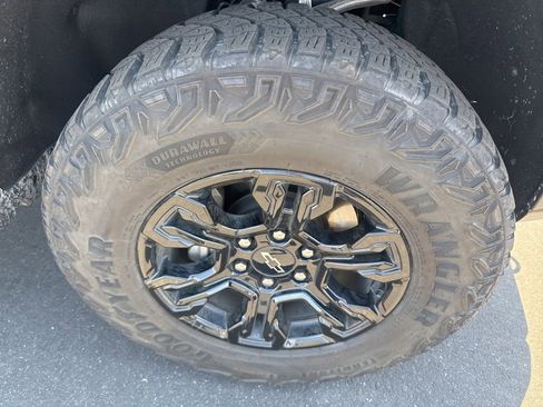Certified 2023 Chevrolet Silverado 1500 ZR2 w/ Technology Package AWD/4WD image 9