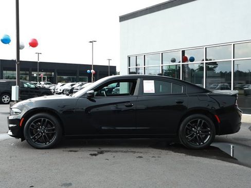 Used 2019 Dodge Charger SXT w/ Blacktop Package AWD/4WD image 9