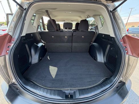 Used 2014 Toyota RAV4 LE FWD image 12