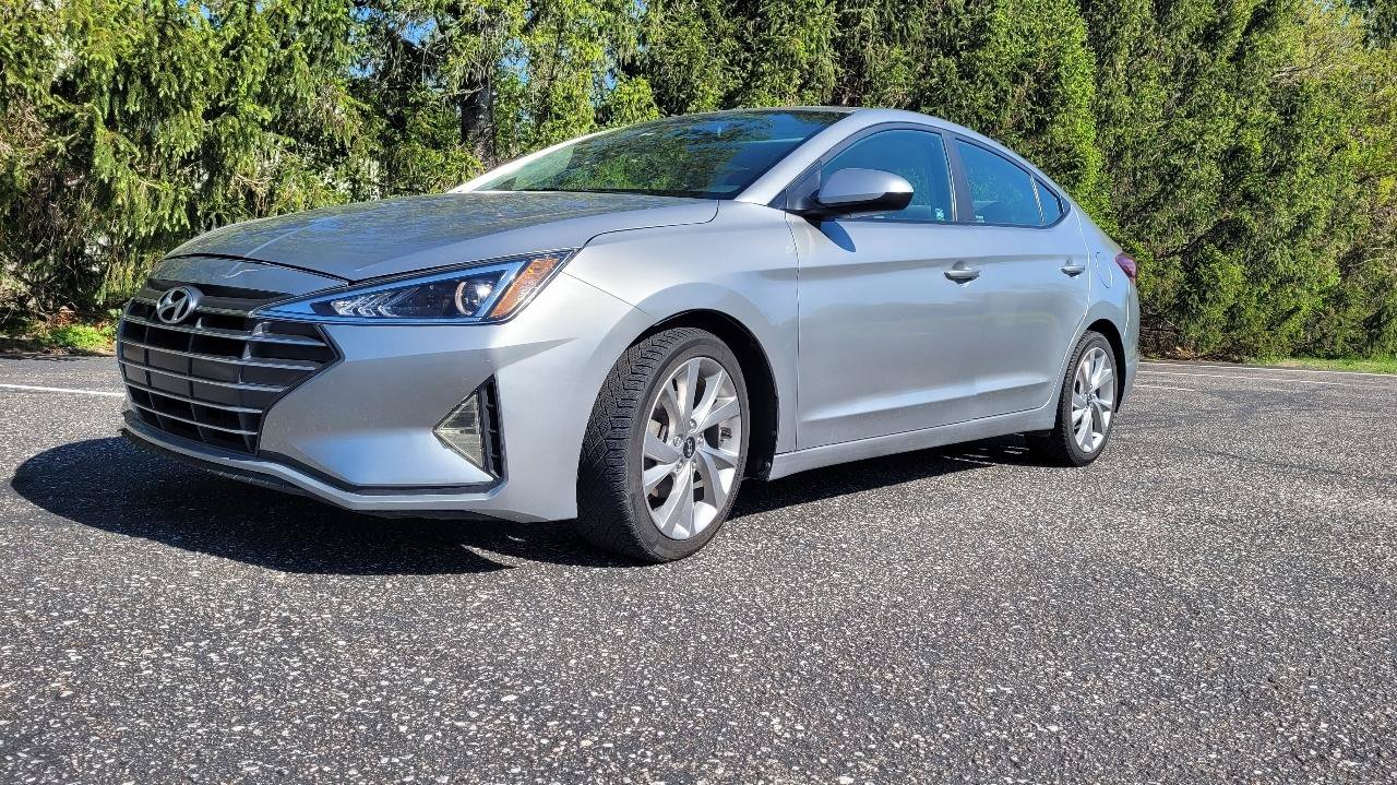 Used 2020 Hyundai Elantra SE FWD image 3