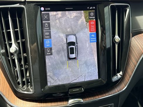 Certified 2023 Volvo XC60 B5 Ultimate w/ Climate Package FWD image 19