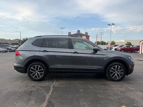 Used 2021 Volkswagen Tiguan SE w/ Panoramic Sunroof Package AWD/4WD image 4
