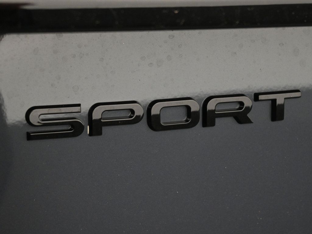 Used 2025 Land Rover Discovery Sport Dynamic SE AWD/4WD image 8