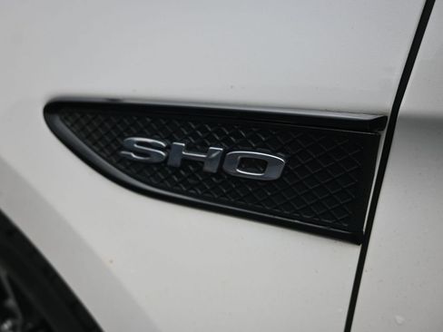 Used 2017 Ford Taurus SHO image 17