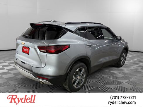 Used 2025 Chevrolet Blazer LT w/ Convenience Package AWD/4WD image 5