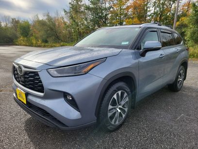 Used 2021 Toyota Highlander XLE