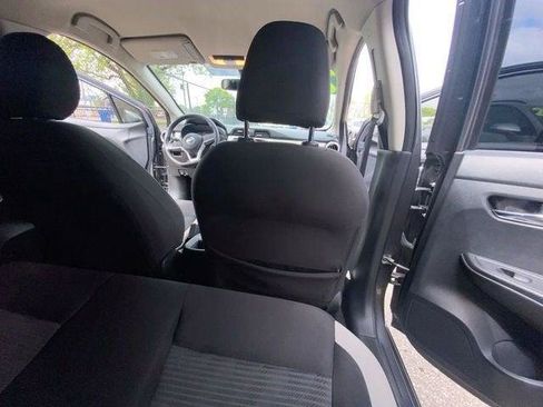 Used 2021 Nissan Versa SV FWD image 32