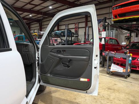 Used 2005 GMC Sierra 1500 SLT w/ Light Duty Power Package RWD image 40