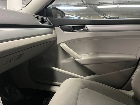 Used 2017 Volkswagen Passat 1.8T S image 25