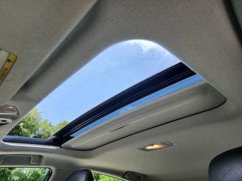 Used 2014 Toyota Prius Four w/ Solar Roof Package FWD image 23