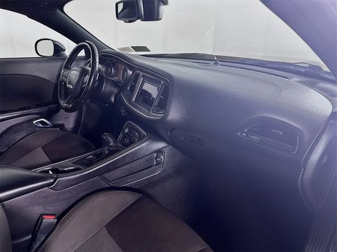 Used 2022 Dodge Challenger GT image 31