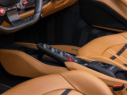 Certified 2022 Ferrari F8 Tributo RWD image 72
