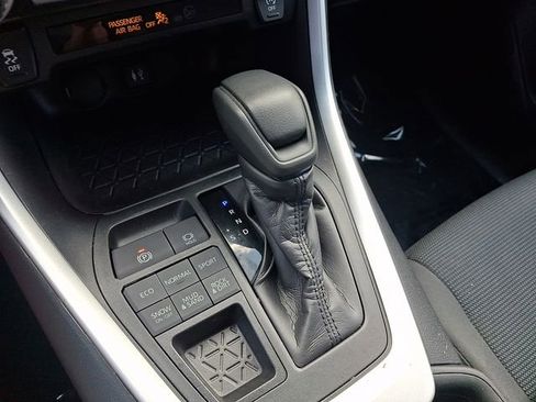 Used 2019 Toyota RAV4 LE w/ All Weather Liner Package AWD/4WD image 16