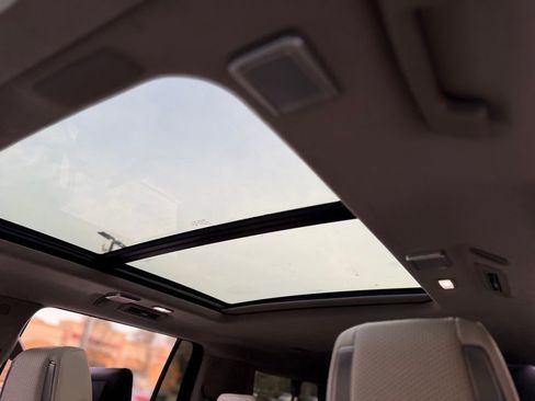 Used 2024 Cadillac Escalade ESV Premium Luxury Platinum image 57