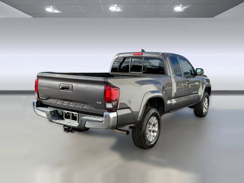 Used 2018 Toyota Tacoma SR5 image 7
