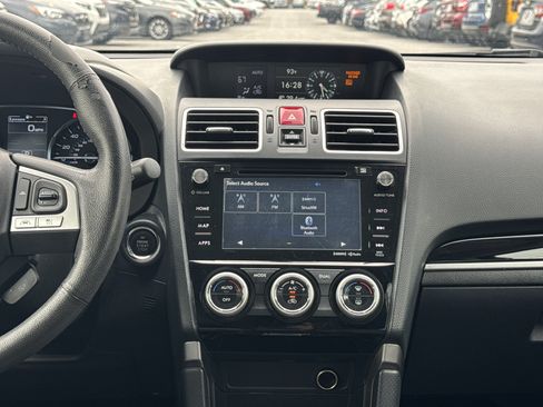 Used 2018 Subaru Forester 2.5i Touring w/ Popular Package #3B AWD/4WD image 12