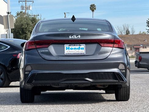 Used 2022 Kia Forte LXS image 9