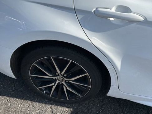 Used 2024 Toyota Camry SE image 5