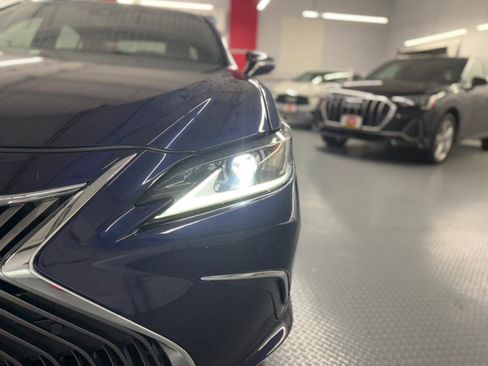 Used 2019 Lexus ES 350 image 4